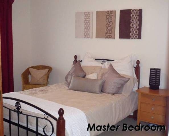 2124 Royal Pines Resort, Benowa, QLD, 4217, Benowa - Thumbnail 3