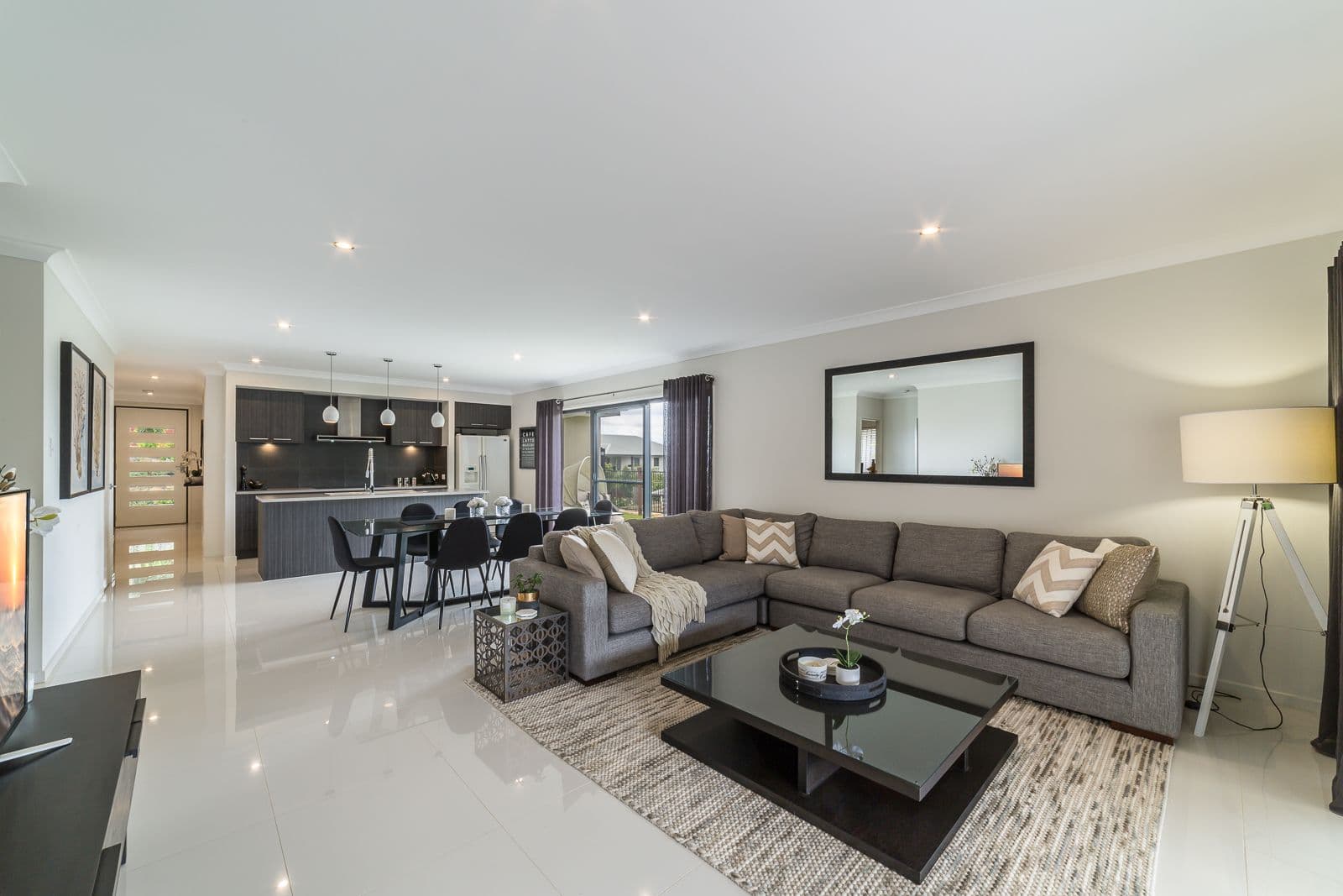 17 Anula Crescent, Upper Coomera QLD 4209, Upper Coomera - Thumbnail 2