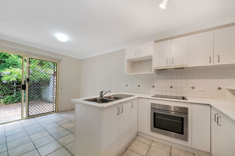30 Rennie Street, Indooroopilly QLD 4068, Indooroopilly - Thumbnail 6
