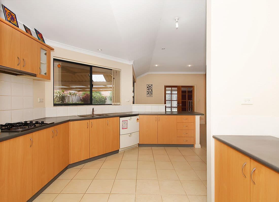 15 Barkley Loop, CANNING VALE WA 6155, Canning Vale - Thumbnail 2
