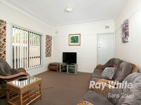 33 Colson Crescent, MONTEREY NSW 2217, Monterey - Thumbnail 2