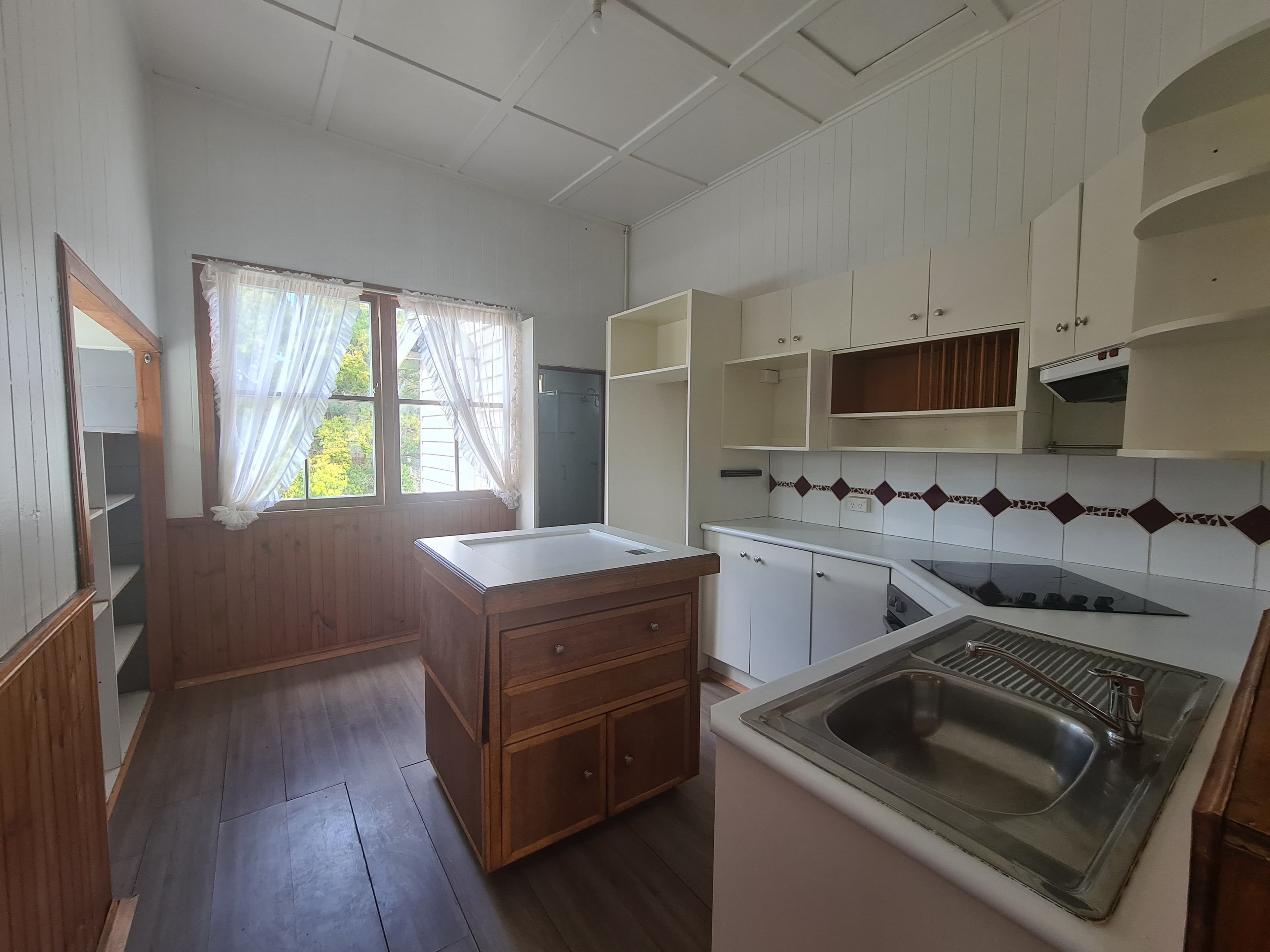 2 Esk Street, Crows Nest QLD 4355, Crows Nest - Thumbnail 2