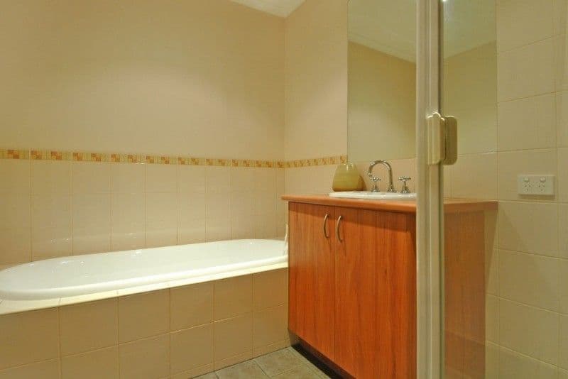 12 Malabar Walk, BUNDOORA VIC 3083, Bundoora - Thumbnail 6