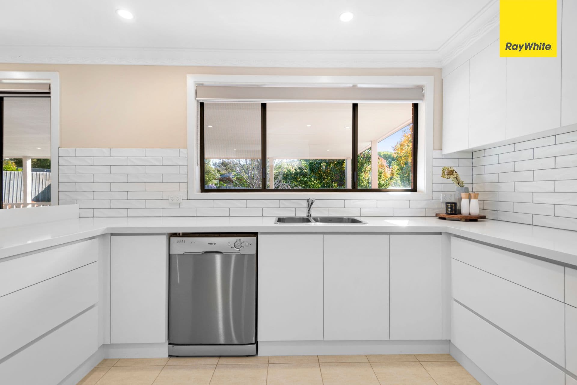 2 Dyson Drive, Sunbury VIC 3429, Sunbury - Thumbnail 8