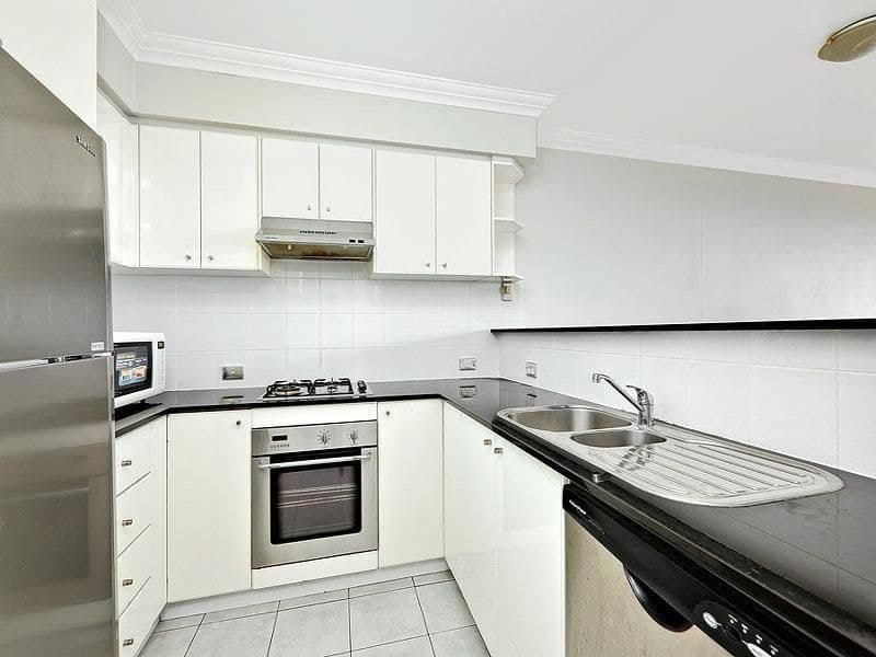 804/8 Wentworth Drive, Liberty Grove - Thumbnail 3