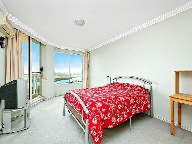 804/8 Wentworth Drive, Liberty Grove - Thumbnail 4