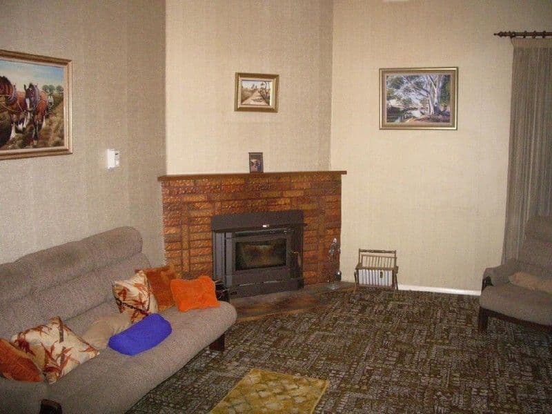 32 Oliver Street, BORDERTOWN SA 5268, Bordertown - Thumbnail 5