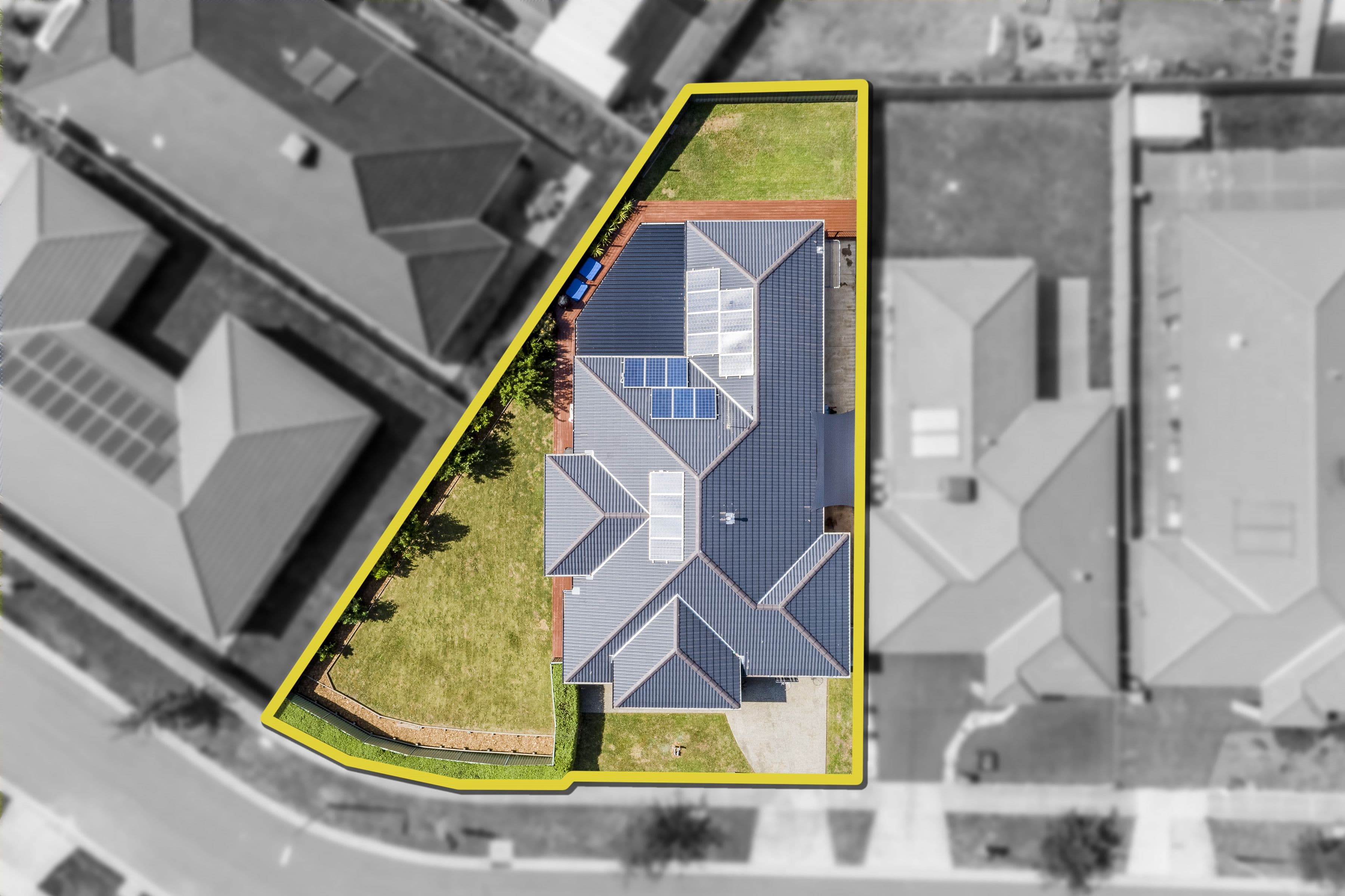16 Dash Drive, Cranbourne East VIC 3977, Cranbourne East - Thumbnail 2