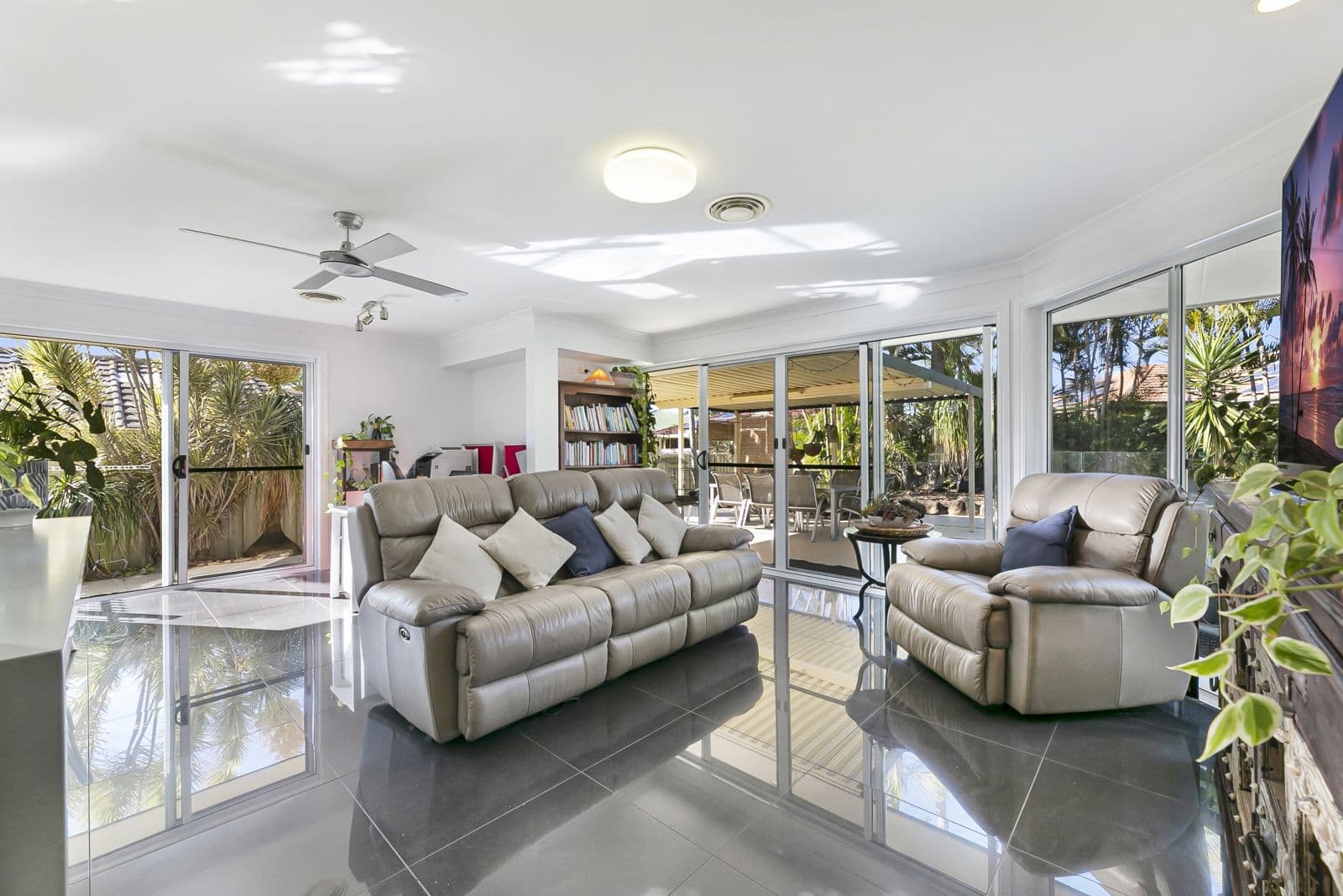 11 Greg Norman Crescent, Parkwood QLD 4214, Parkwood - Thumbnail 7