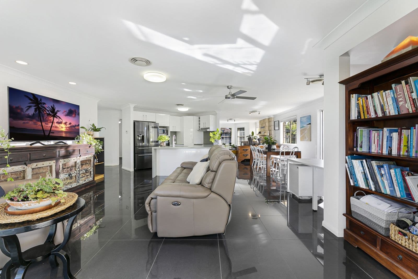 11 Greg Norman Crescent, Parkwood QLD 4214, Parkwood - Thumbnail 8