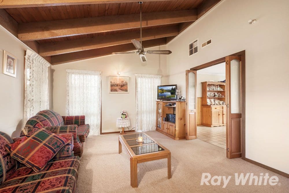 152 Roycroft Avenue, Mill Park VIC 3082, Mill Park - Thumbnail 2