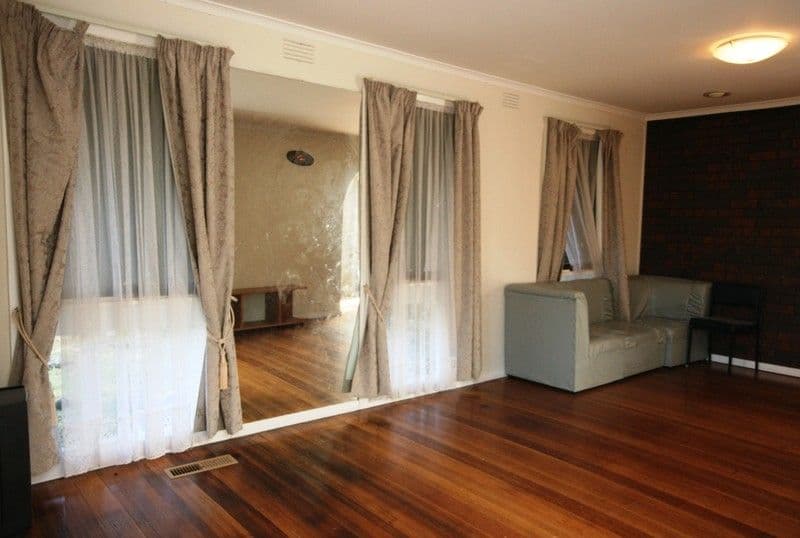 8 Robyn Avenue, ALBANVALE VIC 3021, Albanvale - Thumbnail 2