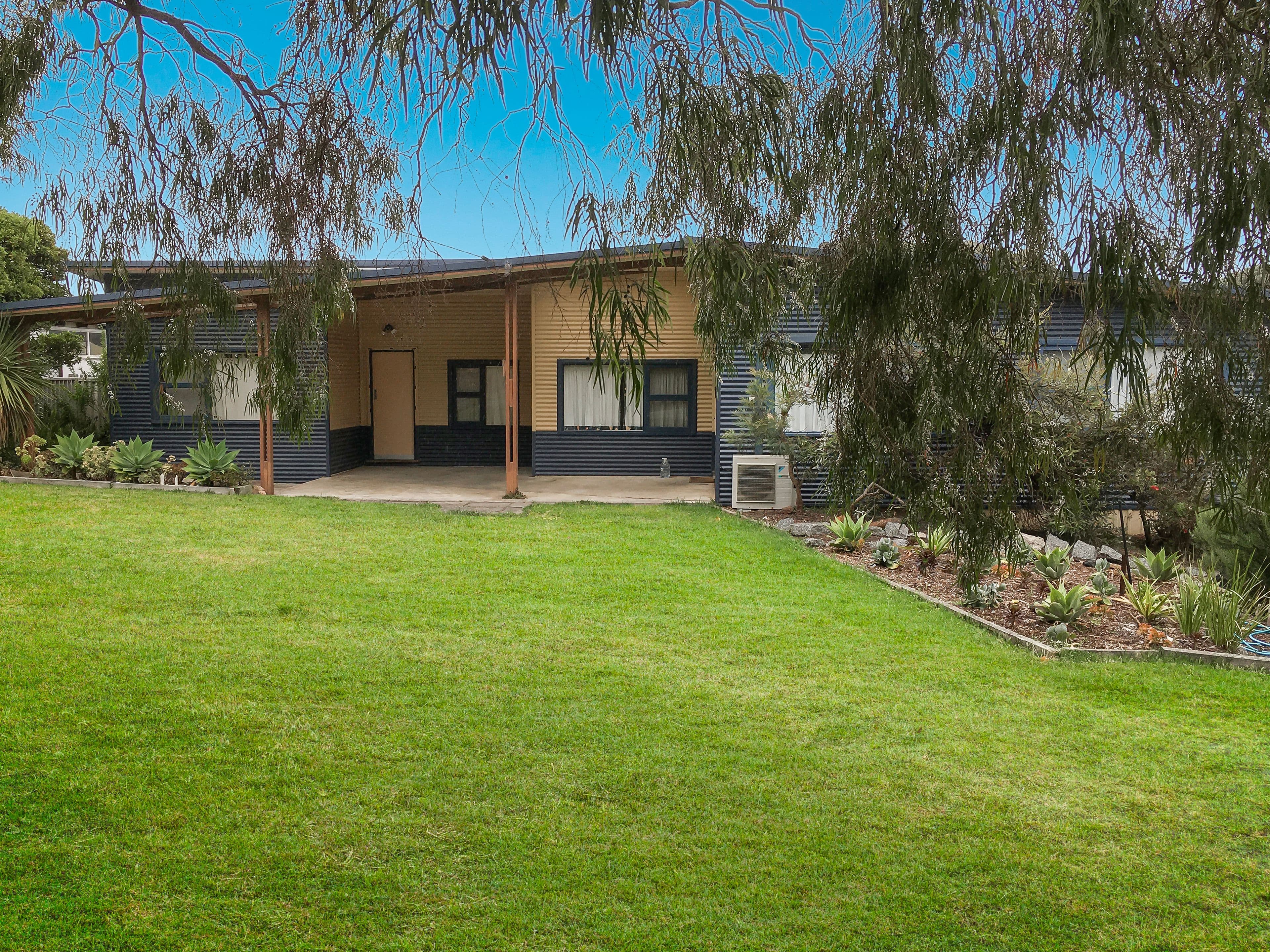 194 Bayview Drive, Little Grove WA 6330, Little Grove - Image 1