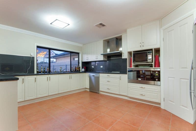 26 Leeds Avenue, Northfield SA 5085, Northfield - Thumbnail 2