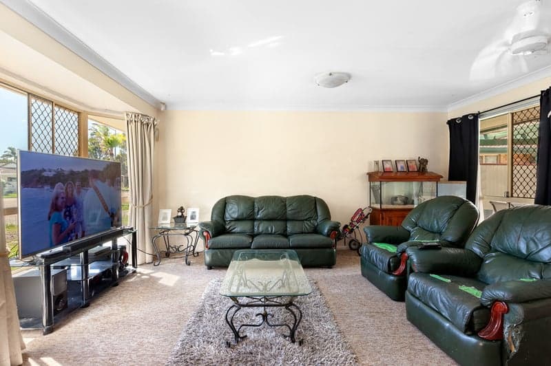 10 Buttercup Close, Meadowbrook - Thumbnail 6