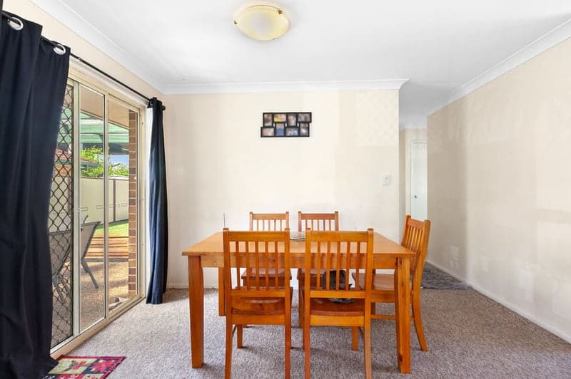 10 Buttercup Close, Meadowbrook - Thumbnail 8