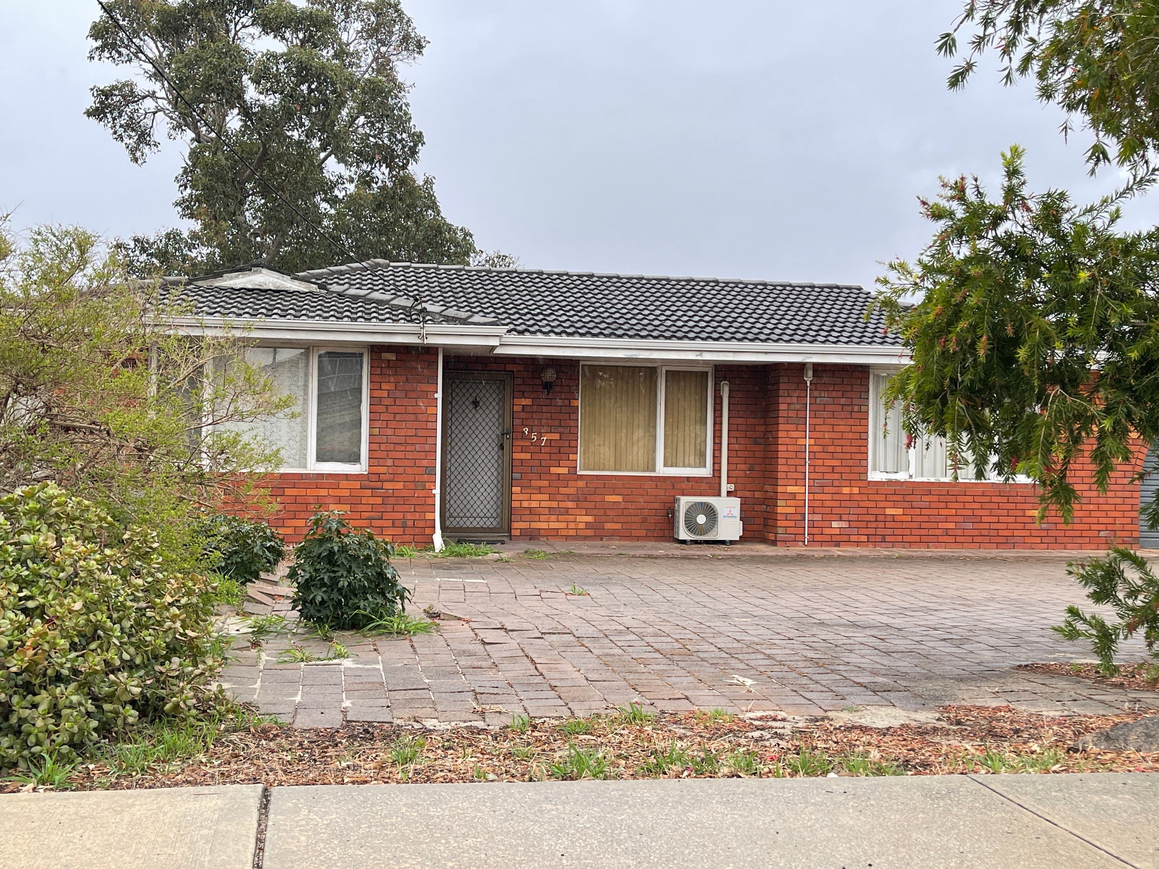 357 Abernethy Road, Cloverdale WA 6105, Cloverdale - Thumbnail 2
