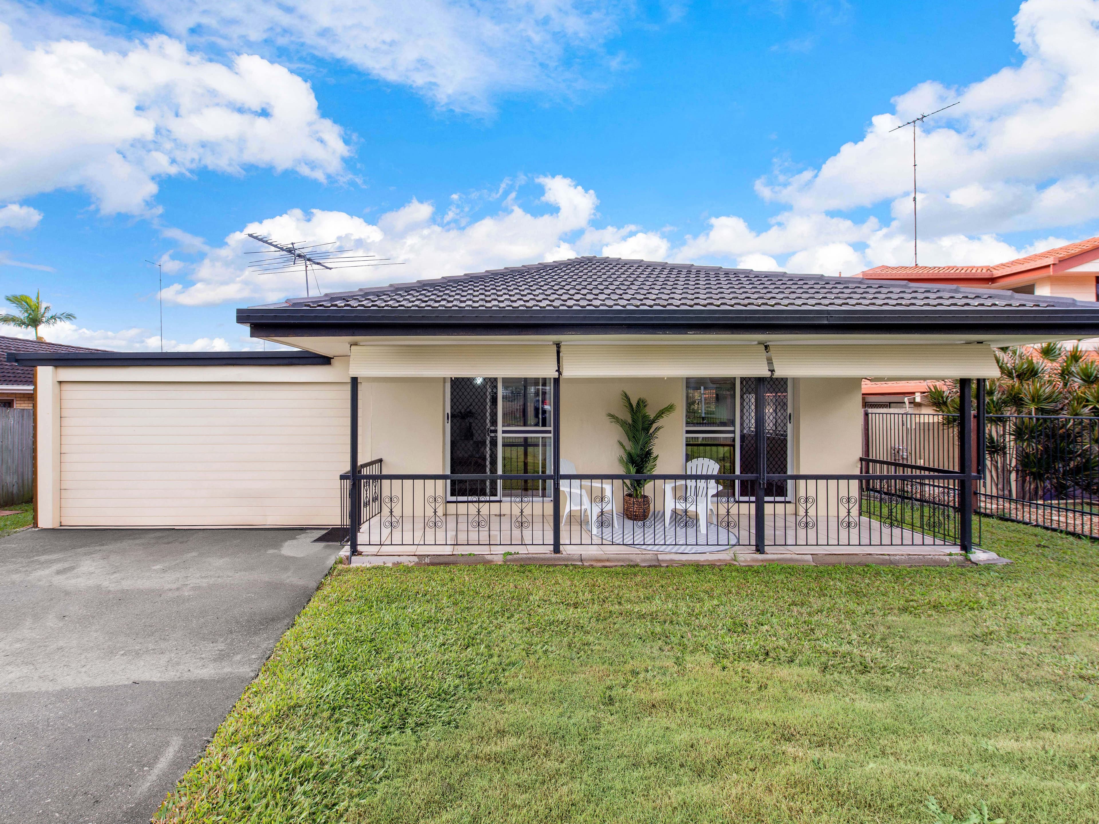 37 Honeysuckle Street, Mansfield QLD 4122, Mansfield - Thumbnail 2