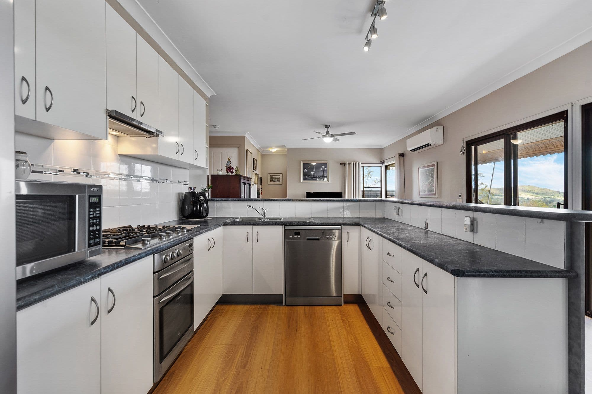 20 Manning Court, Mount Warren Park QLD 4207, Mount Warren Park - Thumbnail 6