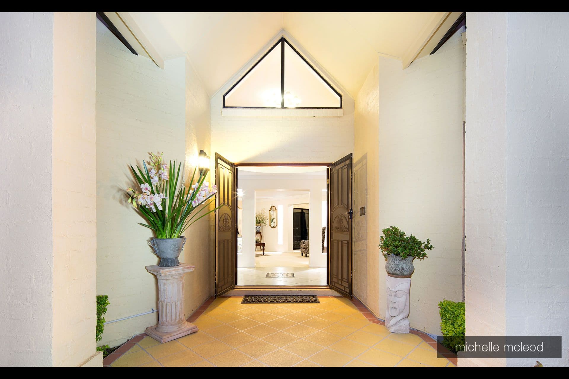 19 Grevillea Close, Chapel Hill QLD 4069, Chapel Hill - Thumbnail 2