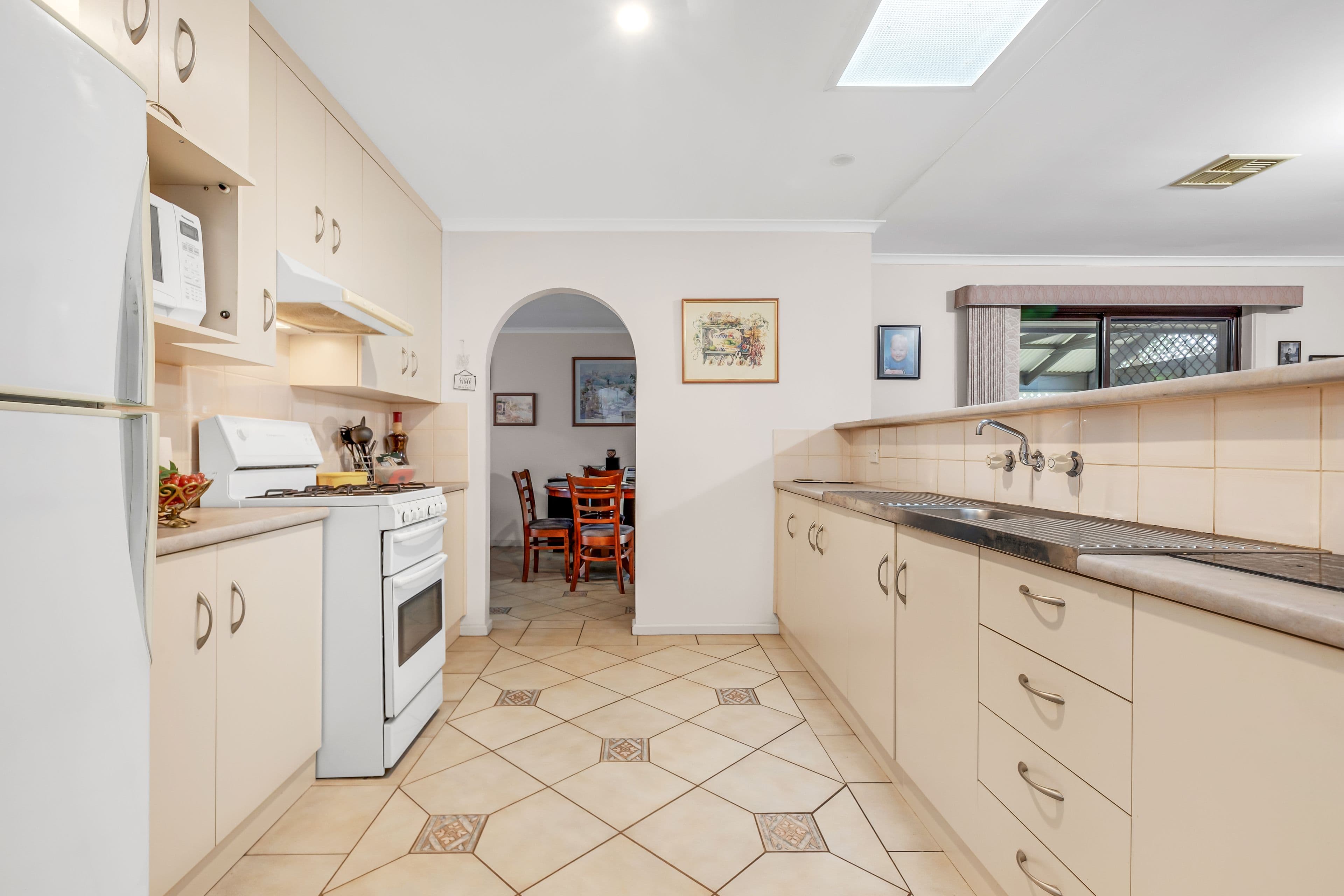 3 Marena Avenue, Craigmore SA 5114, Craigmore - Thumbnail 3