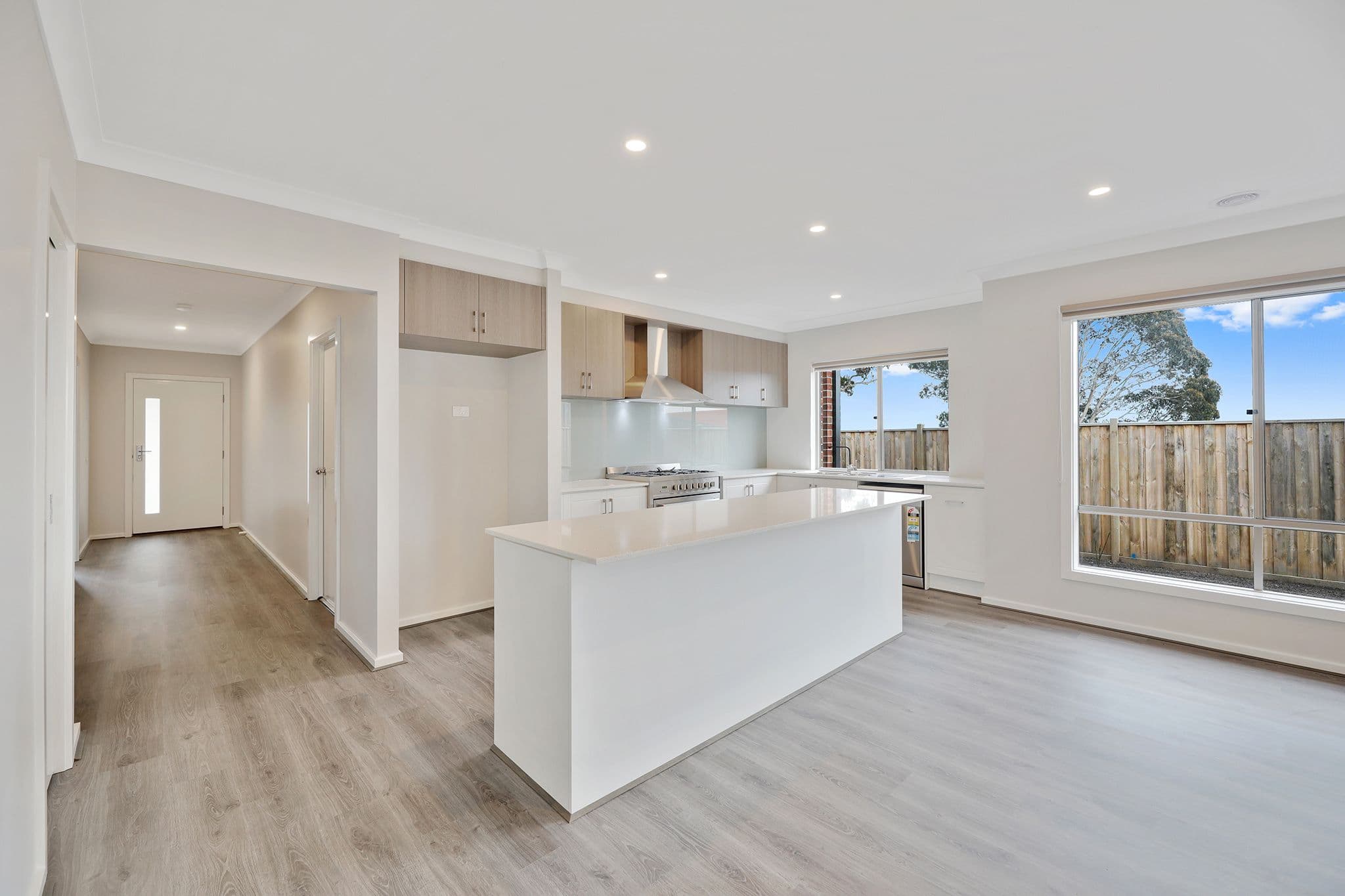 13 Southern Close, Drouin VIC 3818, Drouin - Thumbnail 3