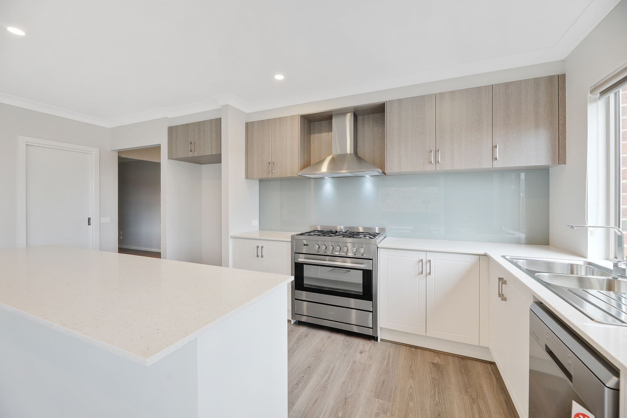 13 Southern Close, Drouin VIC 3818, Drouin - Thumbnail 4