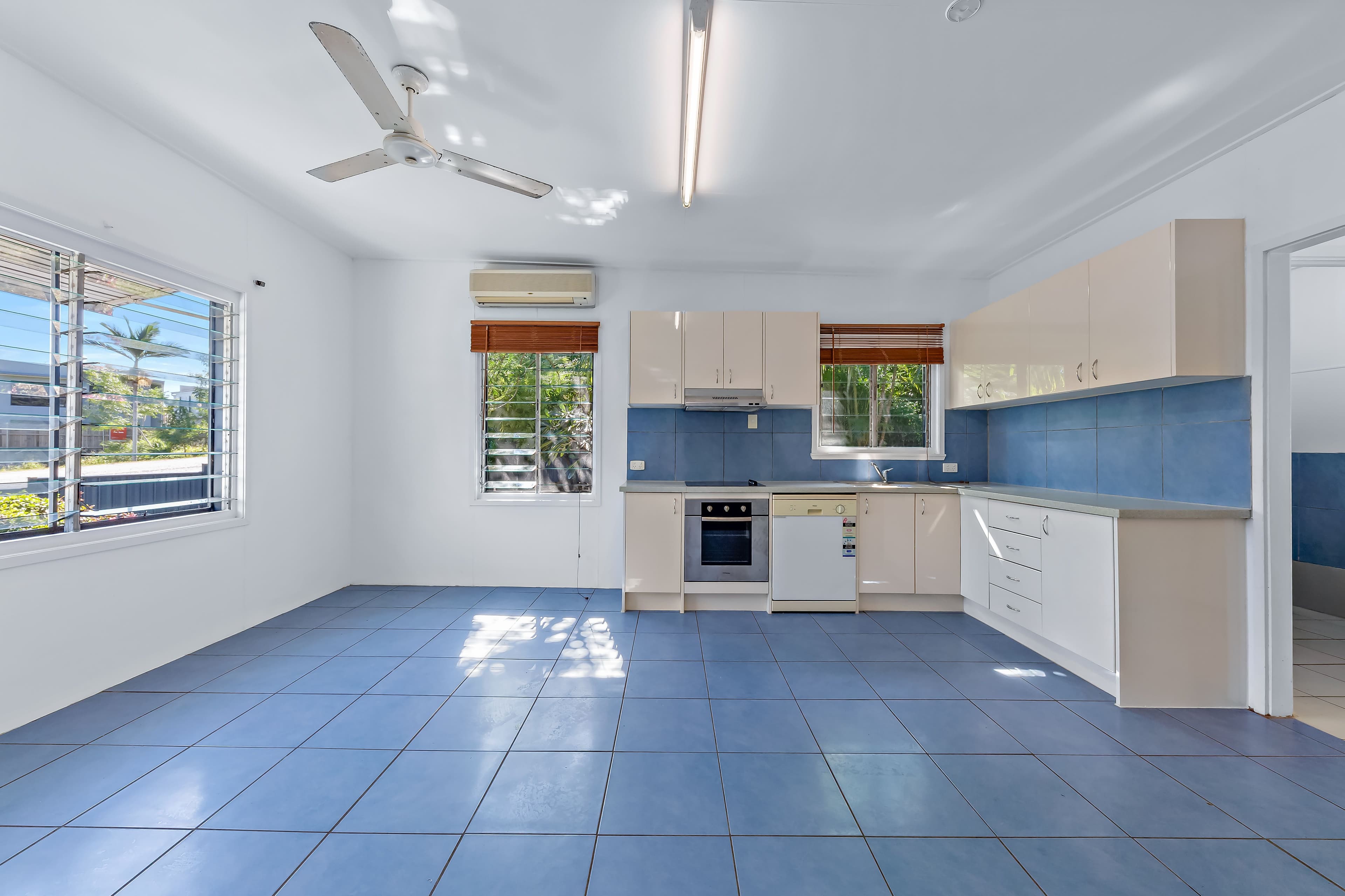 7 William Close, Cannonvale QLD 4802, Cannonvale - Thumbnail 2