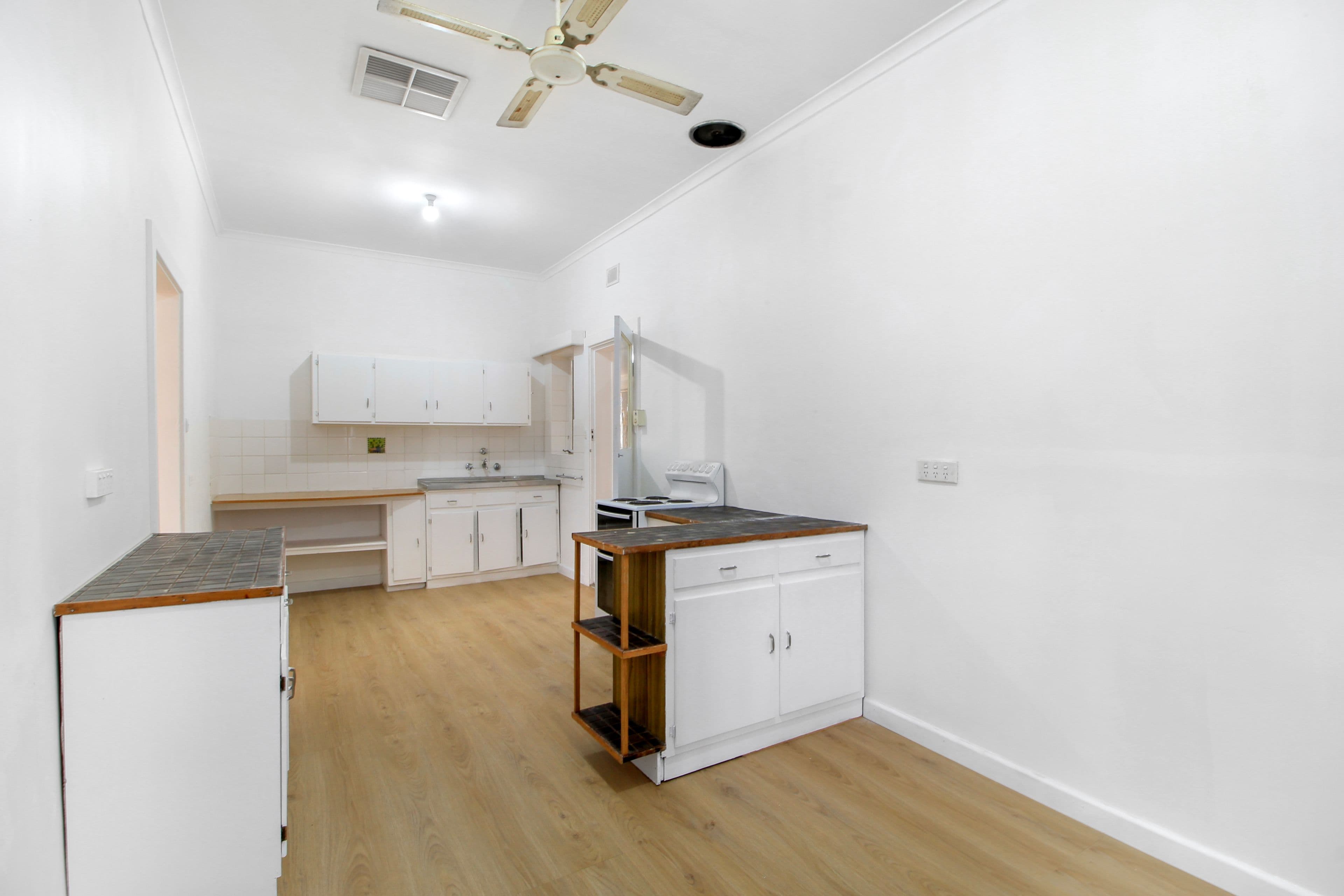 10 Clark Street, Berri SA 5343, Berri - Thumbnail 4
