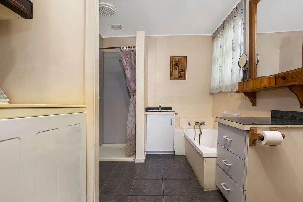 23 Tobruk Street, Cobden VIC 3266, Cobden - Thumbnail 6