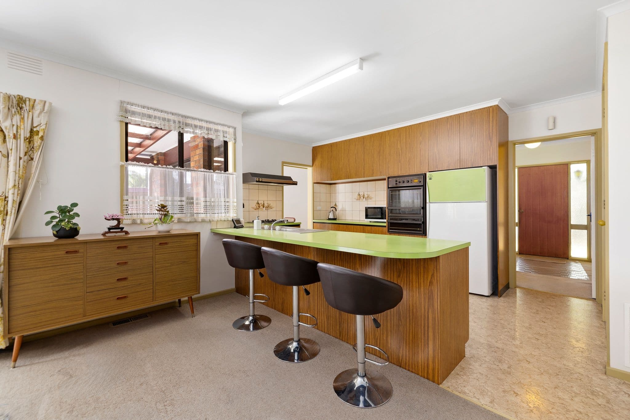 11 Birkdale Close, Wantirna VIC 3152, Wantirna - Thumbnail 2