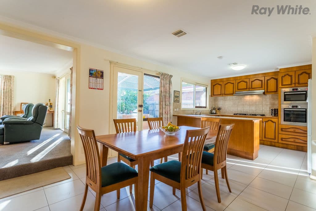 30 Rutherglen Way, Taylors Lakes VIC 3038, Taylors Lakes - Thumbnail 4