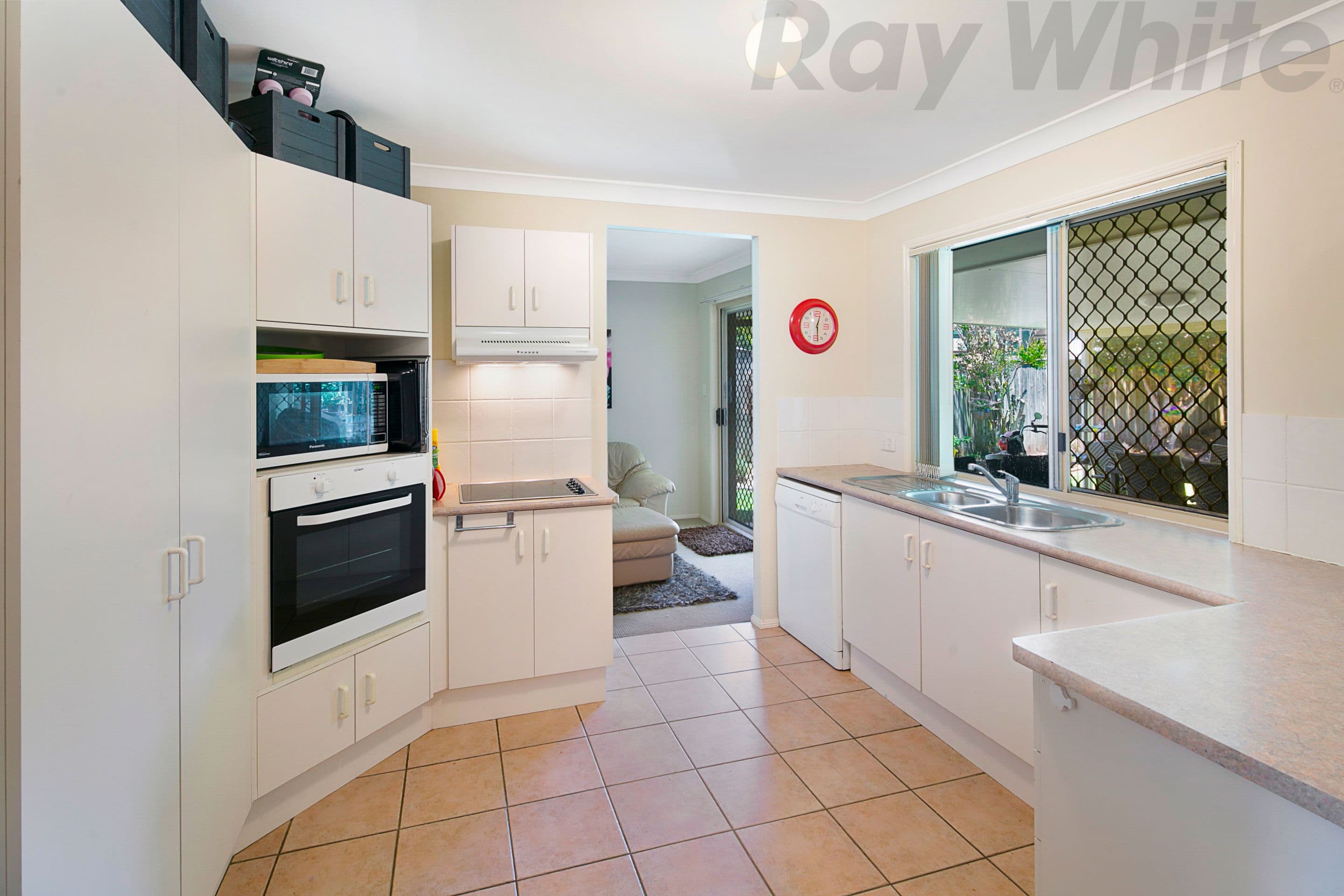 6 Links Court, Redland Bay QLD 4165, Redland Bay - Thumbnail 4