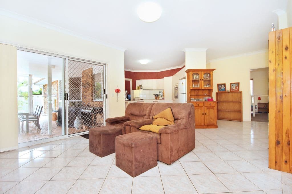 13 Lalor Court, MUDGEERABA QLD 4213, Mudgeeraba - Thumbnail 5