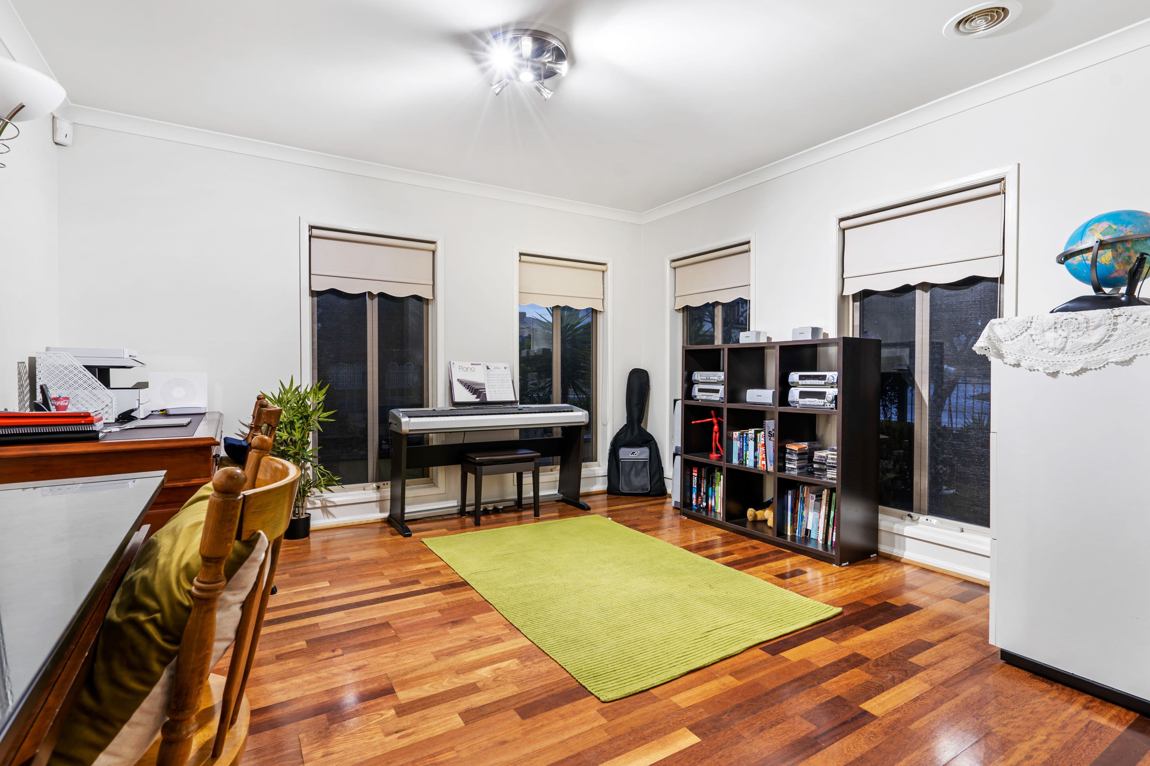26 Dobell Crescent, Caroline Springs VIC 3023, Caroline Springs - Thumbnail 2