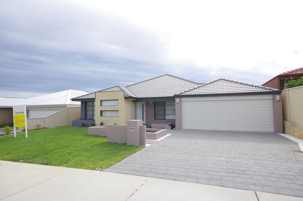 7 Hookstone Drive, LANDSDALE WA 6065, Landsdale - Image 1
