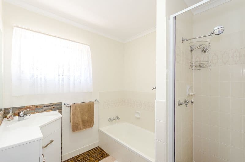 1 Illawong Court, Glen Eden QLD 4680, Glen Eden - Thumbnail 7