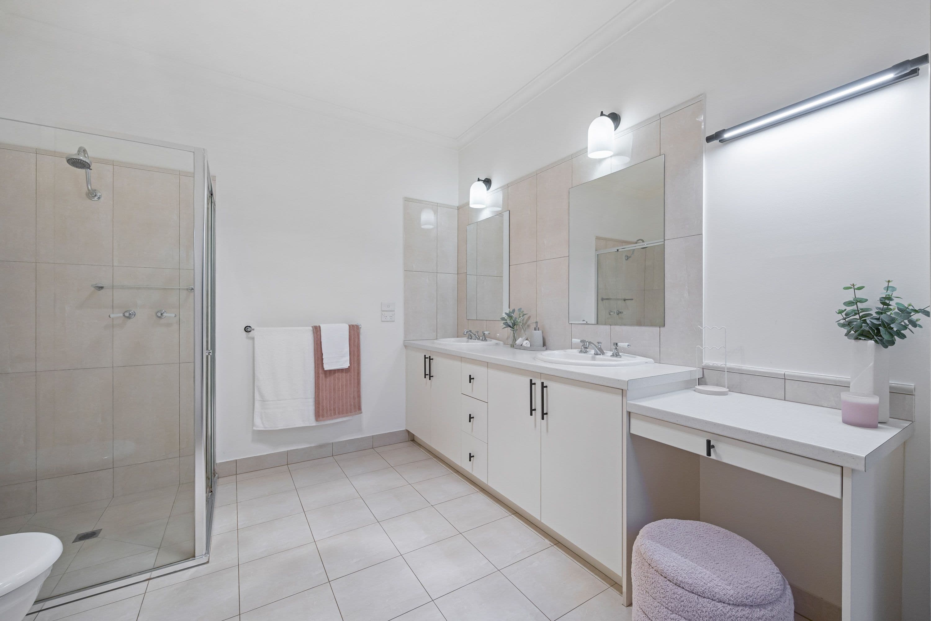 4 St Andrews Place, Lake Gardens VIC 3355, Lake Gardens - Thumbnail 4