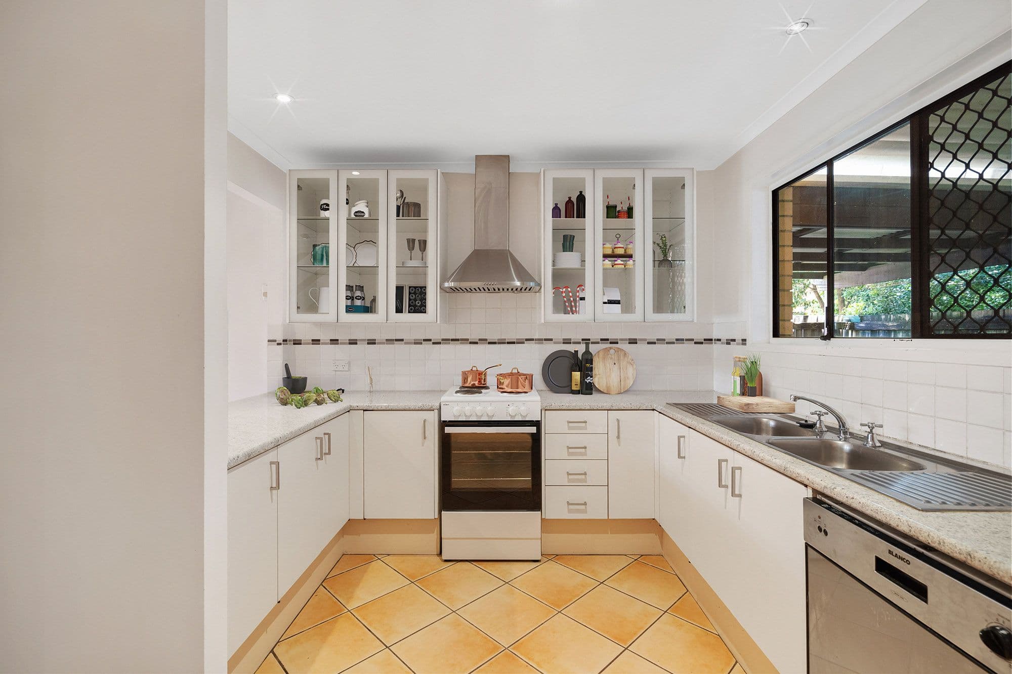 18 Old Chatswood Road, Daisy Hill QLD 4127, Daisy Hill - Thumbnail 2