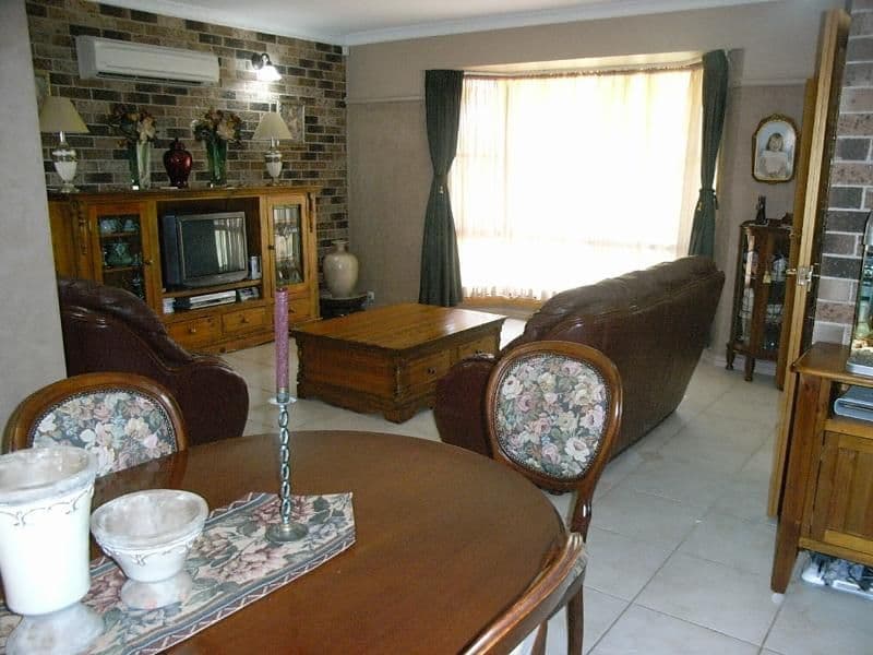 32 Colony Crescent, DUBBO NSW 2830, Dubbo - Thumbnail 2