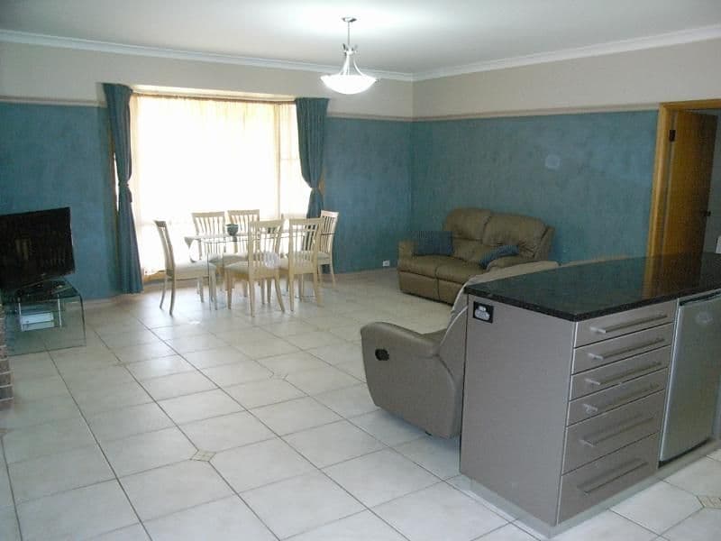 32 Colony Crescent, DUBBO NSW 2830, Dubbo - Thumbnail 4