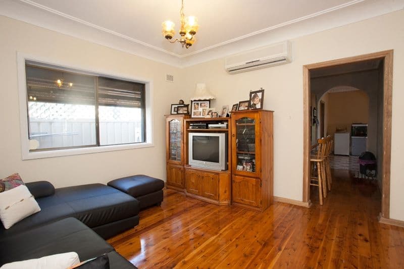 4 Weyland Street, PUNCHBOWL NSW 2196, Punchbowl - Thumbnail 3