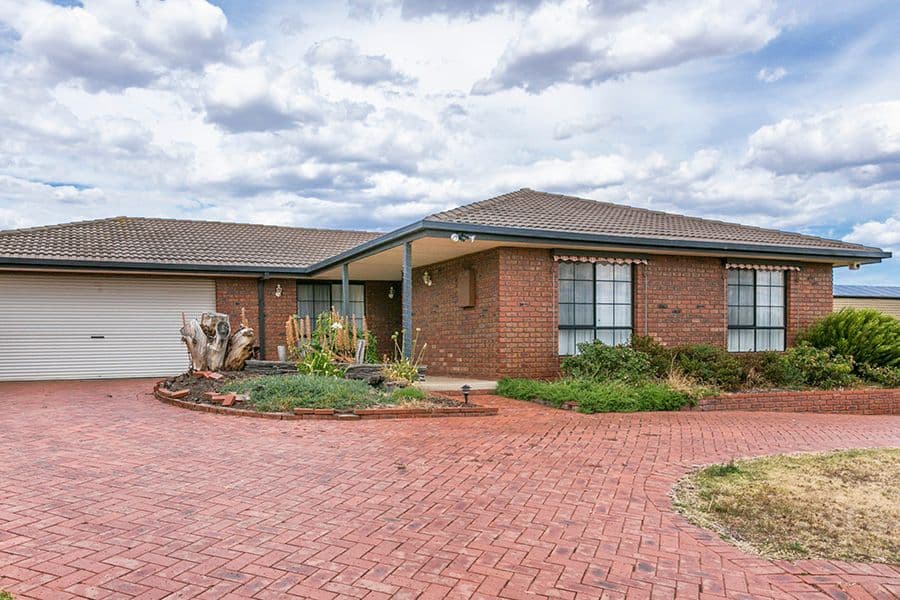 290 Coburns Road, KURUNJANG VIC 3337, Kurunjang - Thumbnail 2