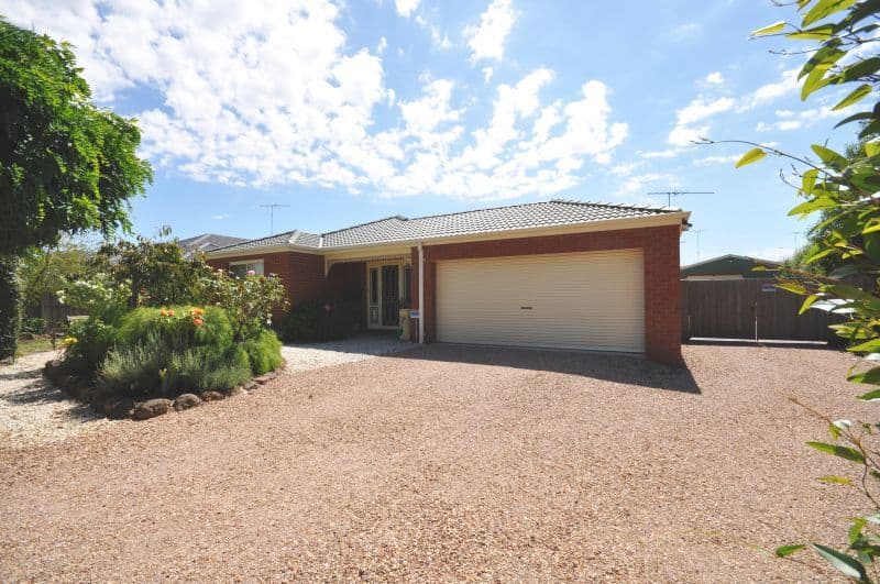 11 Dalcruin Drive, BANNOCKBURN VIC 3331, Bannockburn - Thumbnail 2