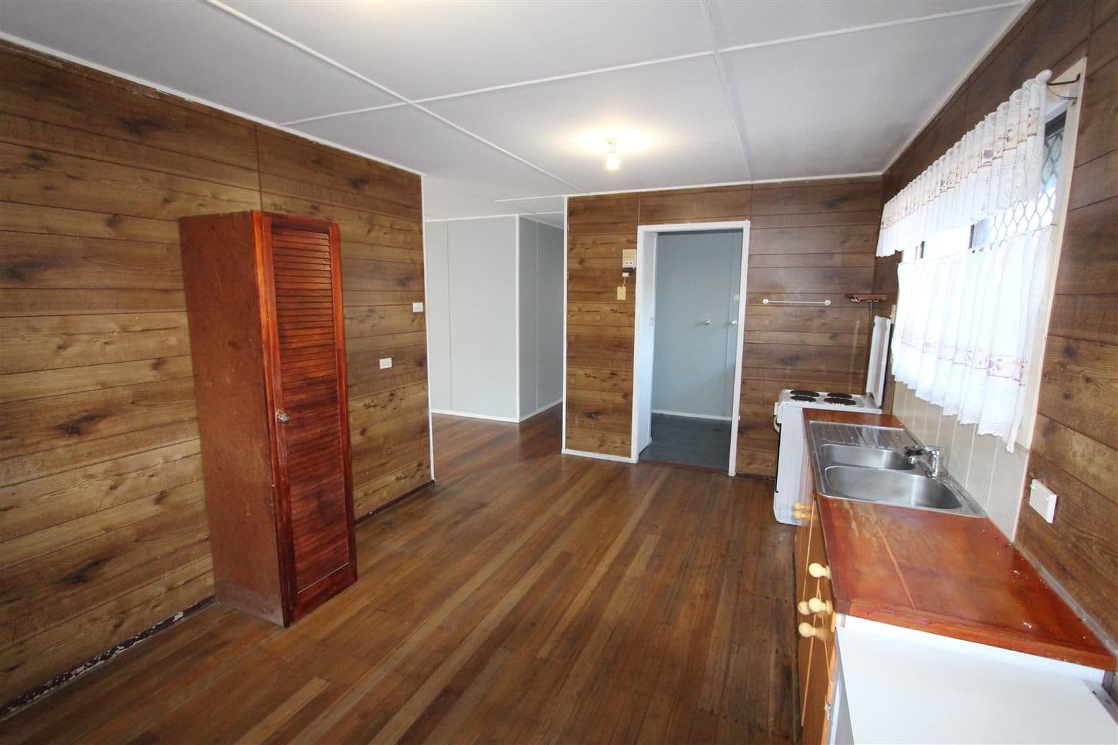94 O'Connell Street, Barney Point QLD 4680, Barney Point - Thumbnail 4