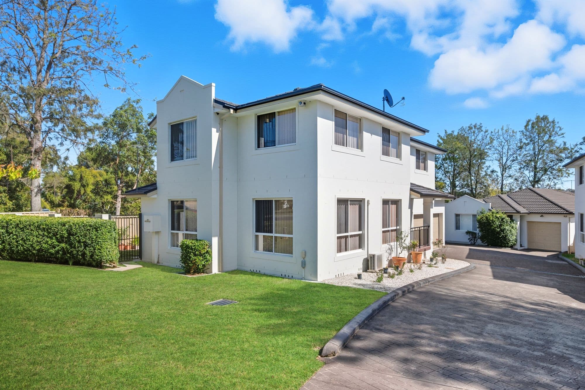 1/2 Lalor Street, Glenfield NSW 2167, Glenfield - Thumbnail 2