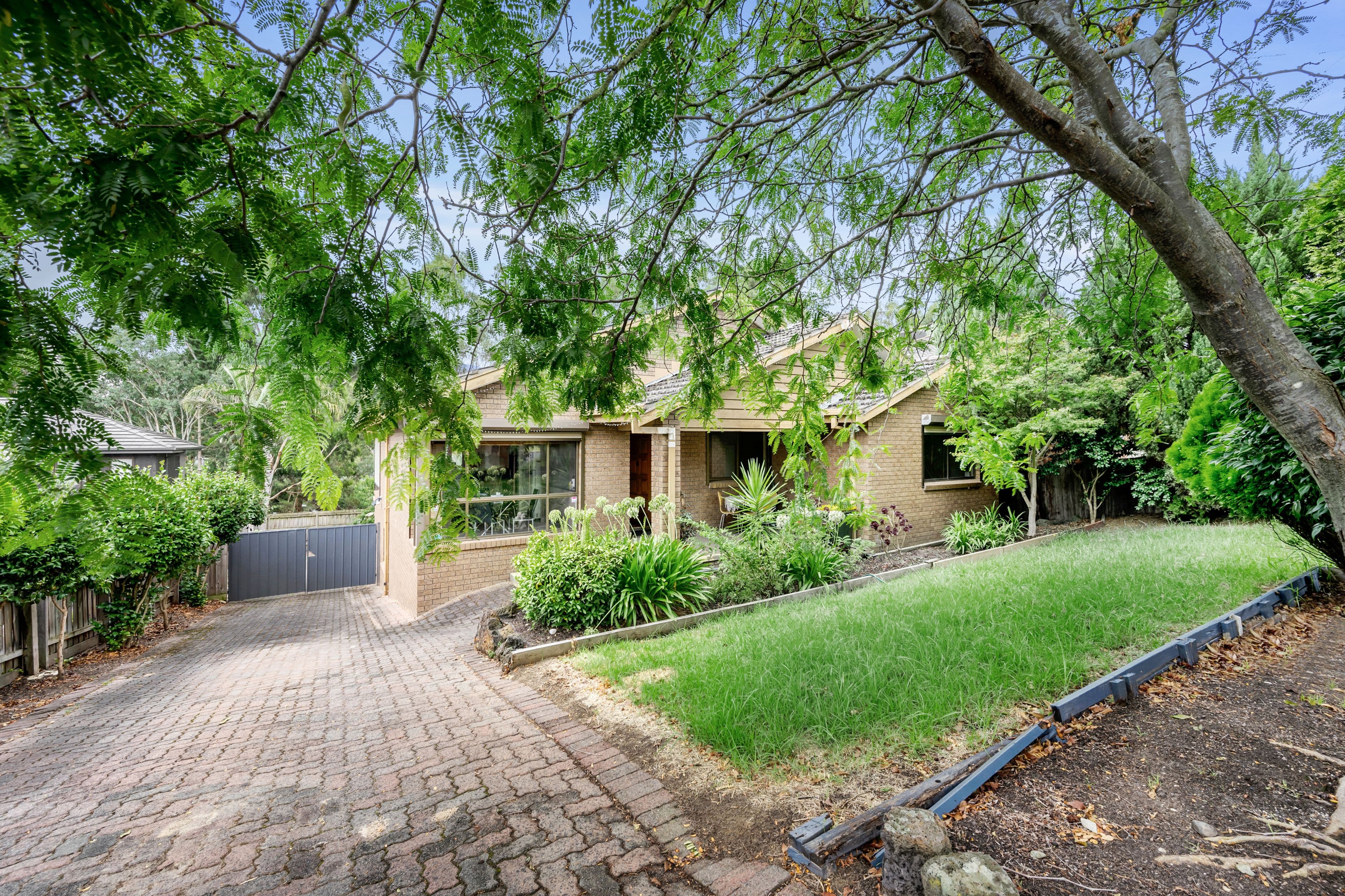 11 Aloha Gardens, Templestowe VIC 3106, Templestowe - Thumbnail 2