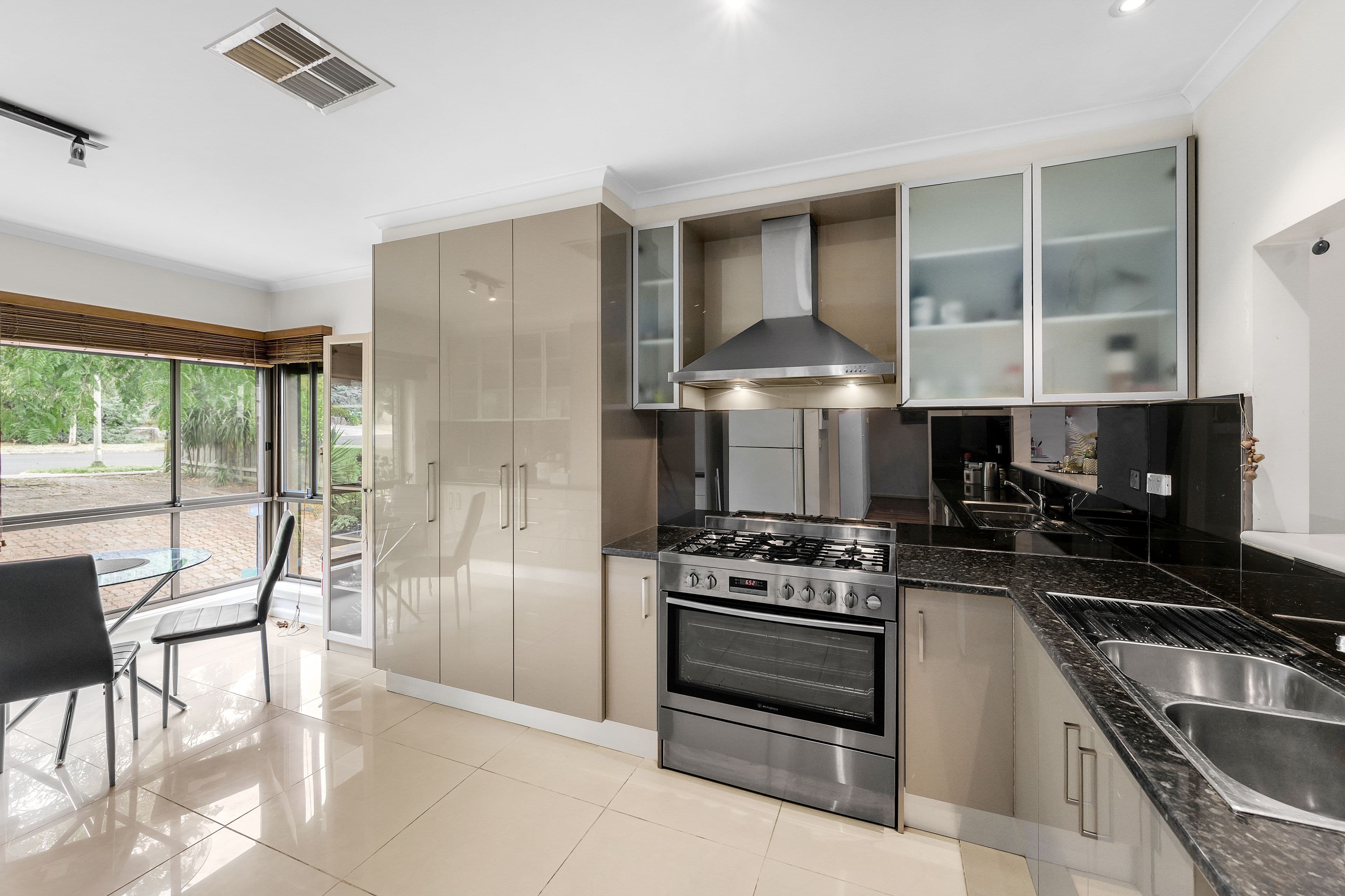 11 Aloha Gardens, Templestowe VIC 3106, Templestowe - Thumbnail 3