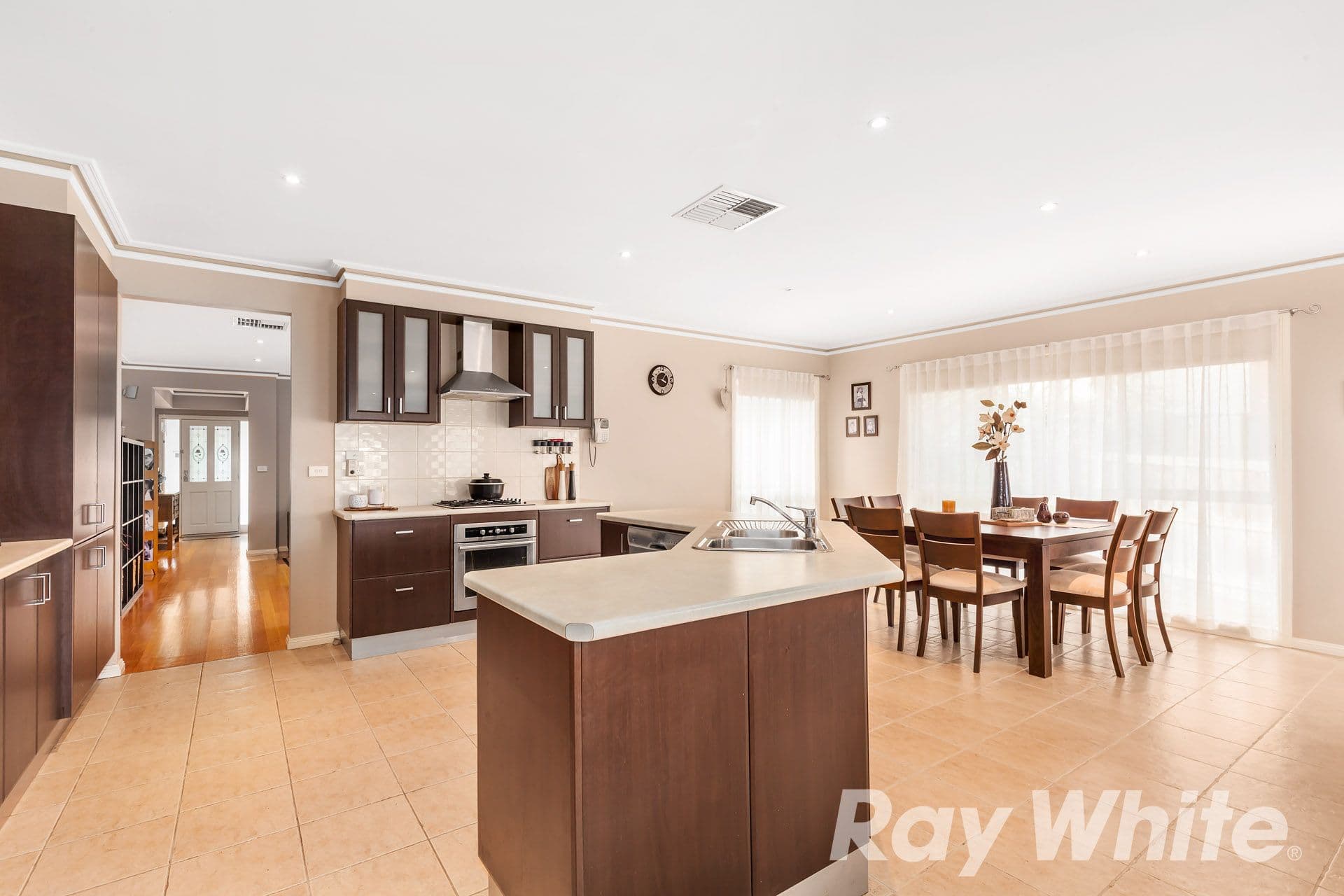 39 Lewins Rail Avenue, South Morang VIC 3752, South Morang - Thumbnail 2