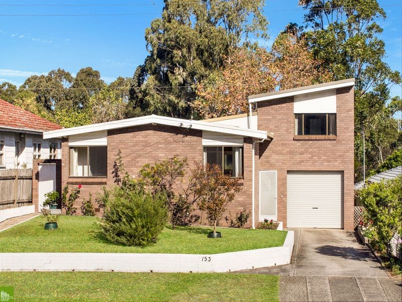 153 Northcliffe Drive, Lake Heights - Image 1